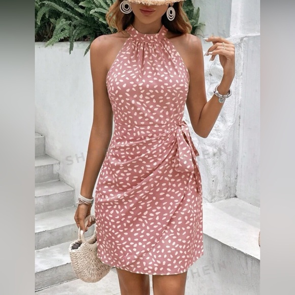 Womenʻs Dusty Pink Halter Wrap Printed Medium Summer Dress NWT - Picture 3 of 4